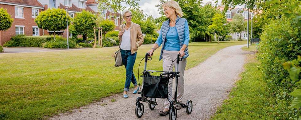 Spaziergang im Park - Sanivita - Mobil durch den Alltag